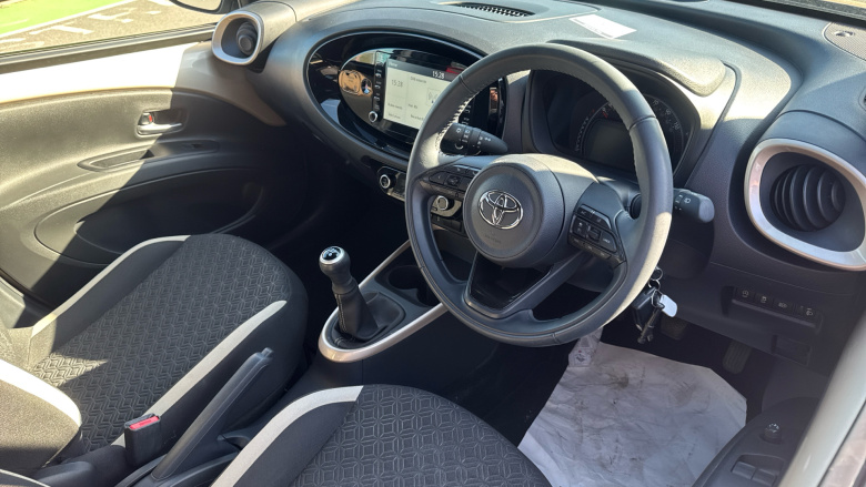 Toyota Aygo X 1.0 VVT-i Edge 5dr Petrol Hatchback